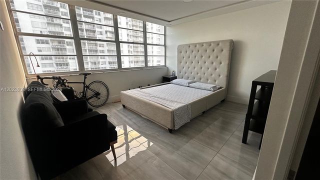 18041 Biscayne Blvd 702, Aventura, FL 33160