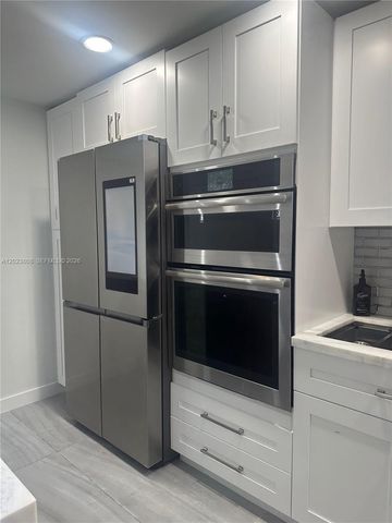 18041 Biscayne Blvd 702, Aventura, FL 33160