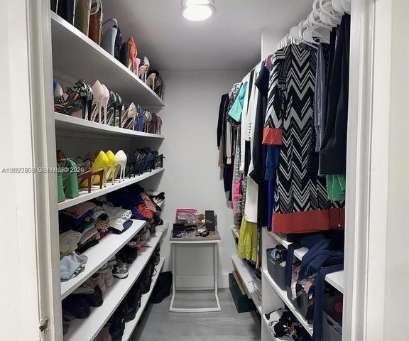 18041 Biscayne Blvd 702, Aventura, FL 33160