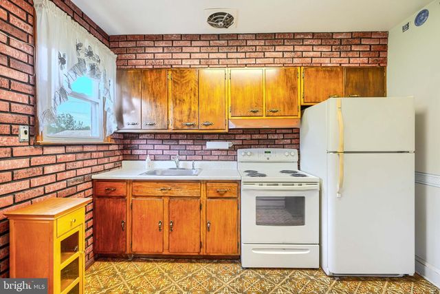 6735 OAK AVE, Baltimore, MD 21222