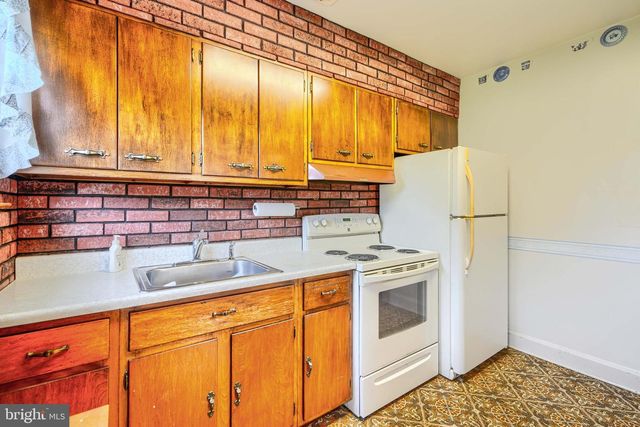 6735 OAK AVE, Baltimore, MD 21222