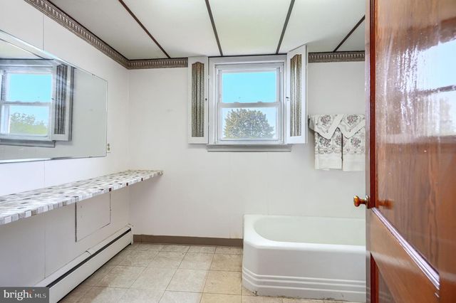 6735 OAK AVE, Baltimore, MD 21222