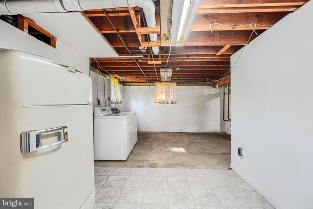 6735 OAK AVE, Baltimore, MD 21222