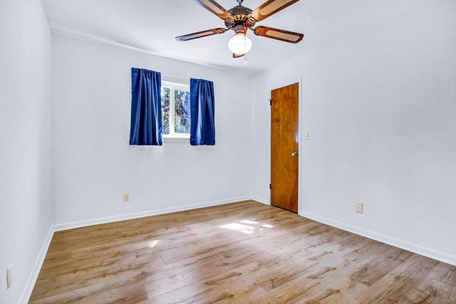 298 Jenkins RD, Cedar Creek, TX 78612