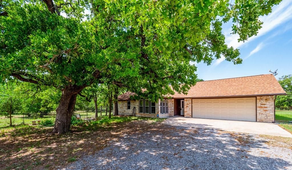298 Jenkins RD, Cedar Creek, TX 78612