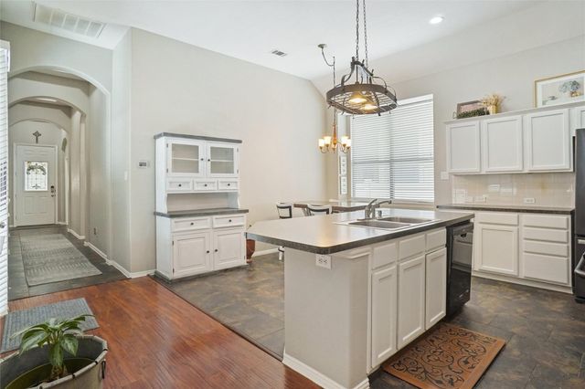 1716 Spanish Moss Way, Savannah, TX 76227