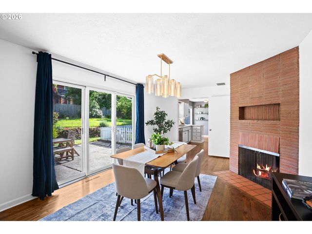 8850 Sw RAMBLER Ln, Portland, OR 97223