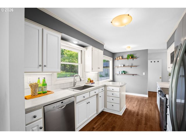 8850 Sw RAMBLER Ln, Portland, OR 97223