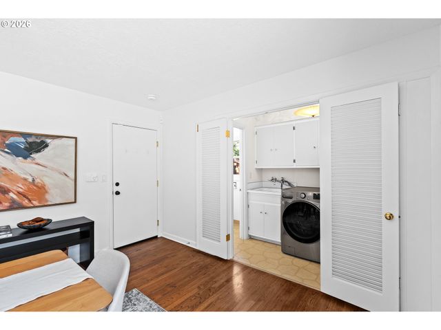 8850 Sw RAMBLER Ln, Portland, OR 97223