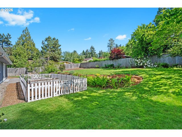 8850 Sw RAMBLER Ln, Portland, OR 97223