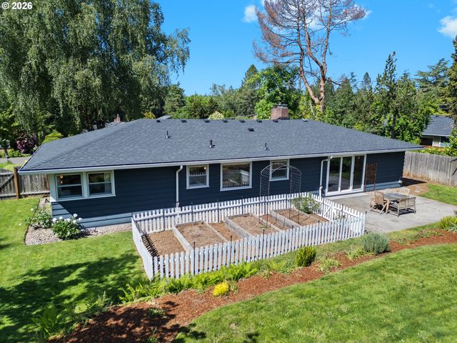 8850 Sw RAMBLER Ln, Portland, OR 97223