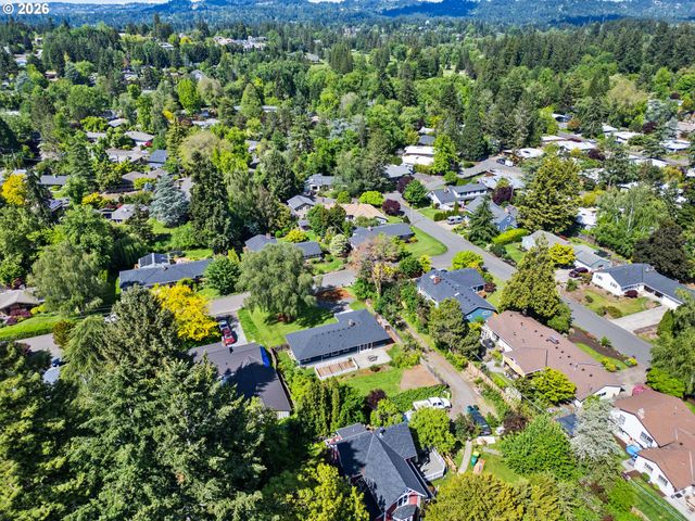 8850 Sw RAMBLER Ln, Portland, OR 97223