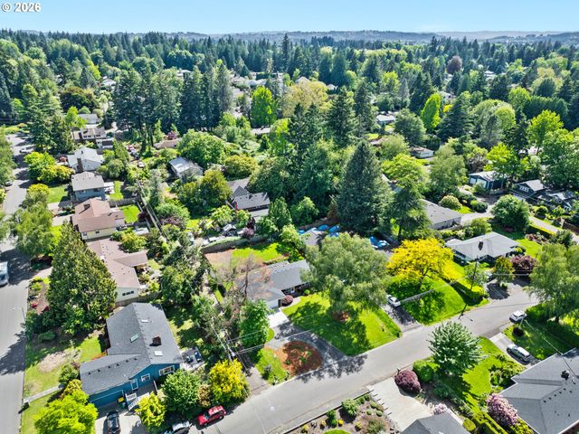 8850 Sw RAMBLER Ln, Portland, OR 97223