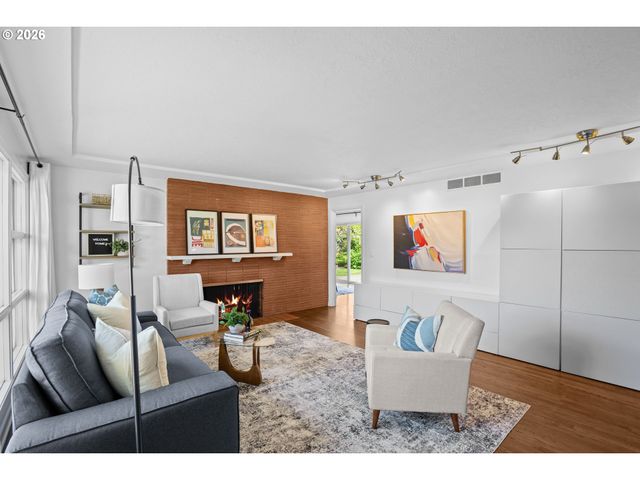 8850 Sw RAMBLER Ln, Portland, OR 97223