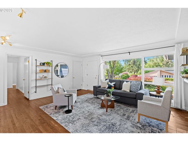 8850 Sw RAMBLER Ln, Portland, OR 97223