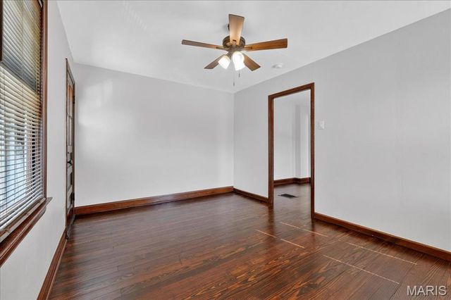 7114 Drury Lane, St Louis, MO 63143