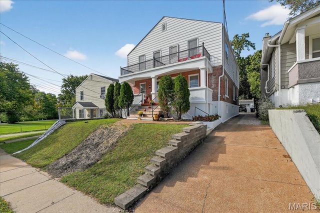 7114 Drury Lane, St Louis, MO 63143