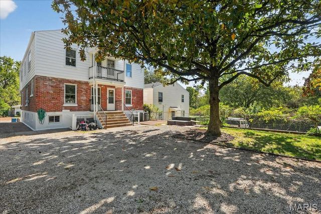 7114 Drury Lane, St Louis, MO 63143