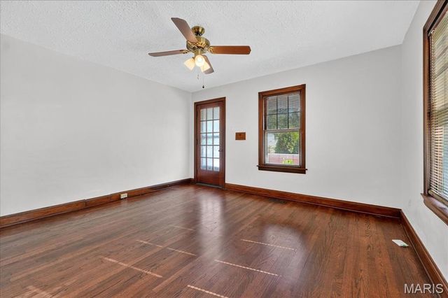 7114 Drury Lane, St Louis, MO 63143