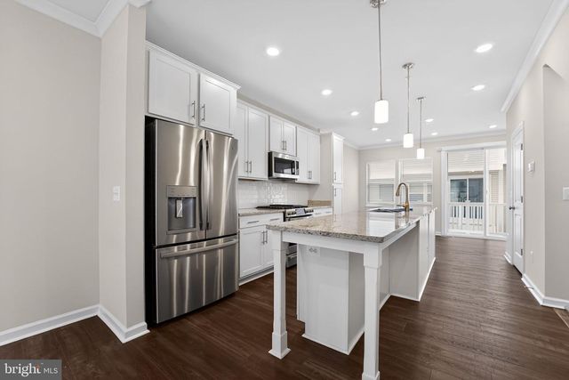 8041 BAXTER ST, Rockville, MD 20855