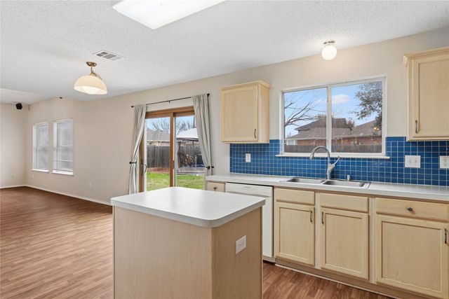 7522 Armstrong Lane, Rowlett, TX 75089