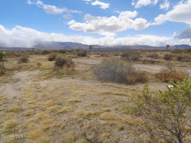E Ave R12 Vic 132nd Ste, Sun Village, CA 93543