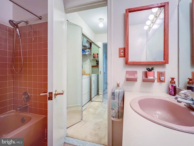 71204 DELAIRE LANDING RD #204, Philadelphia, PA 19114