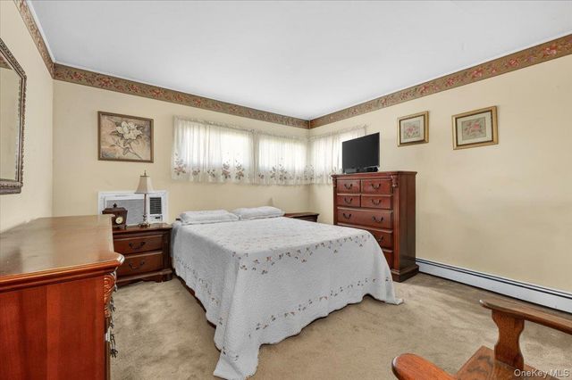 61 Elbow Lane, Levittown, NY 11756
