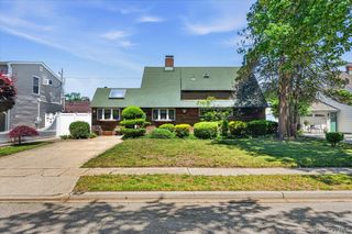61 Elbow Lane, Levittown, NY 11756