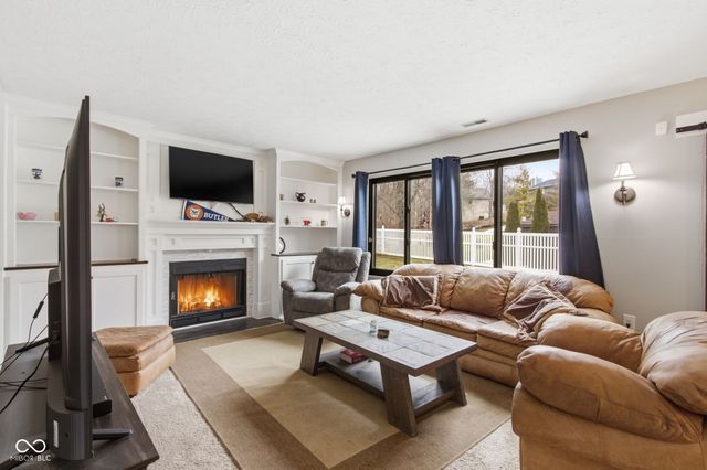 1131 Crystal Court, Avon, IN 46123