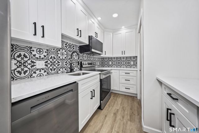 17 Wauwinet Court 17, Guilford, CT 06437