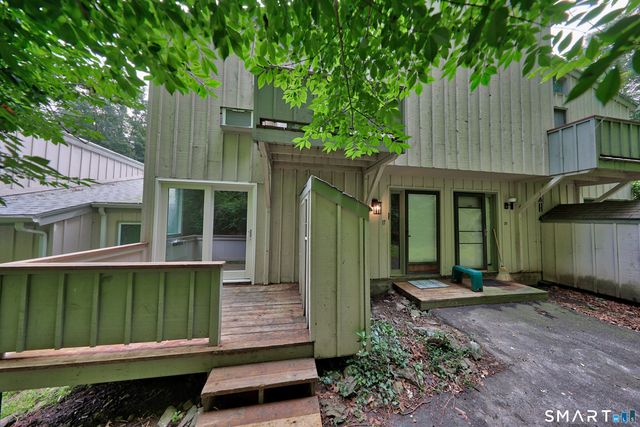 17 Wauwinet Court 17, Guilford, CT 06437