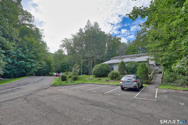 17 Wauwinet Court 17, Guilford, CT 06437