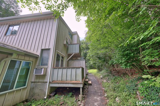 17 Wauwinet Court 17, Guilford, CT 06437
