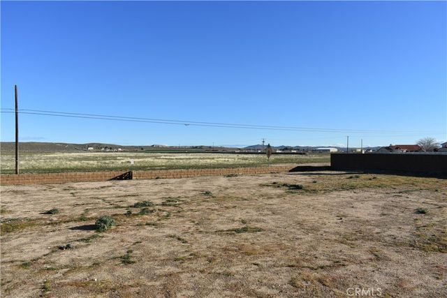 15224 Tournament Drive, Helendale, CA 92342