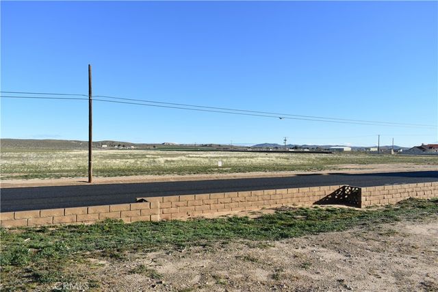 15224 Tournament Drive, Helendale, CA 92342