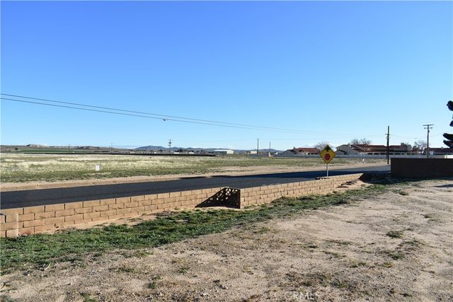 15224 Tournament Drive, Helendale, CA 92342