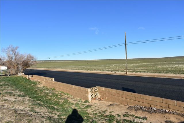 15224 Tournament Drive, Helendale, CA 92342
