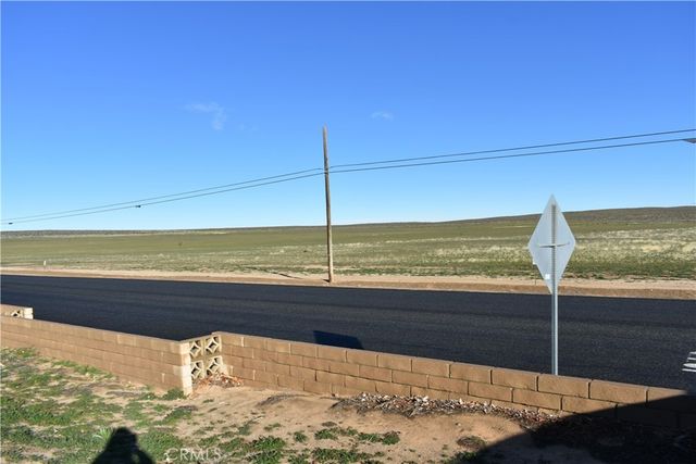 15224 Tournament Drive, Helendale, CA 92342