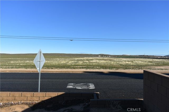 15224 Tournament Drive, Helendale, CA 92342