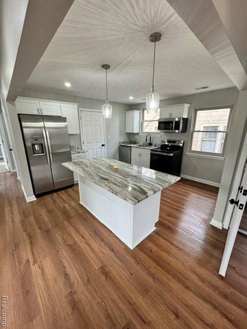 5903 Kensington Avenue, Detroit, MI 48224