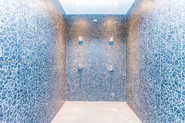 1080 Brickell Ave 1706, Miami, FL 33131