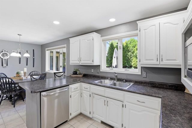 3501 N MORRISON STREET, Appleton, WI 54911