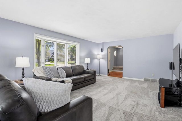 3501 N MORRISON STREET, Appleton, WI 54911