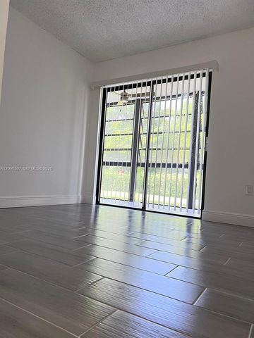 19055 NW 62nd Avenue 111, Hialeah, FL 33015