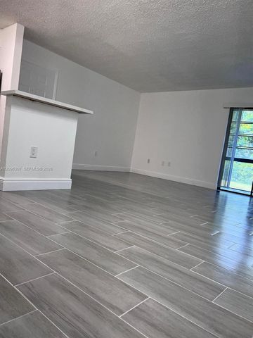 19055 NW 62nd Avenue 111, Hialeah, FL 33015
