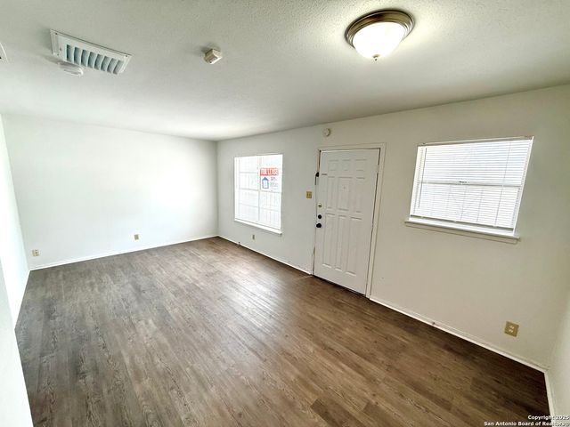 703 W Summit Ave Apt 1, San Antonio, TX 78212