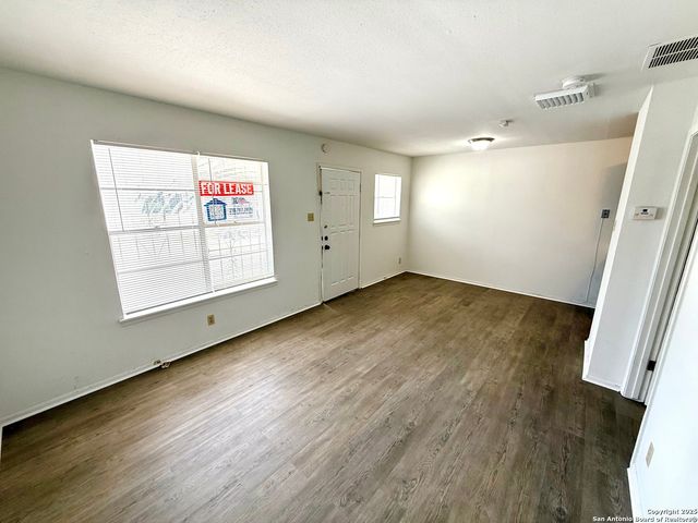 703 W Summit Ave Apt 1, San Antonio, TX 78212