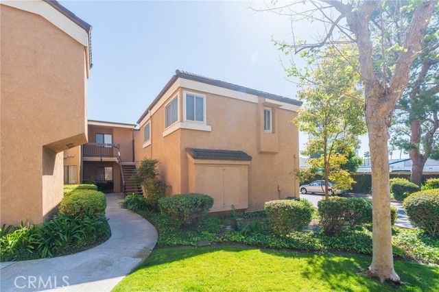 7911 Woodlake Drive 77, Huntington Beach, CA 92647