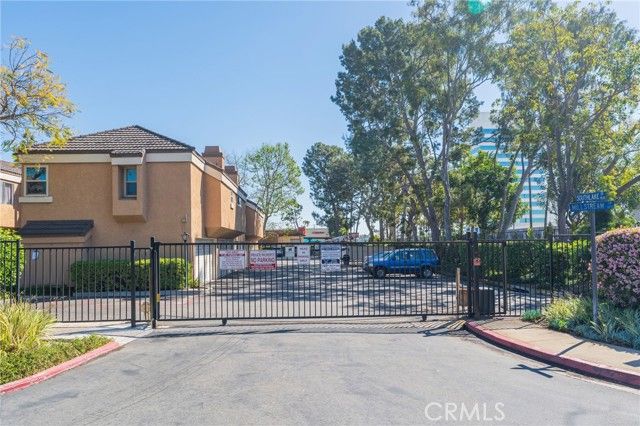 7911 Woodlake Drive 77, Huntington Beach, CA 92647